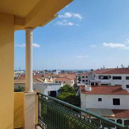 Spacious 2 Bedroom 2 Bathroom In شقة *